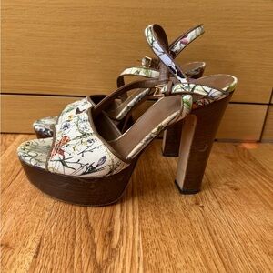 Gucci Flora Print Canvas Sandals Size 40